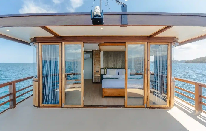 Royal cabin marea phinisi