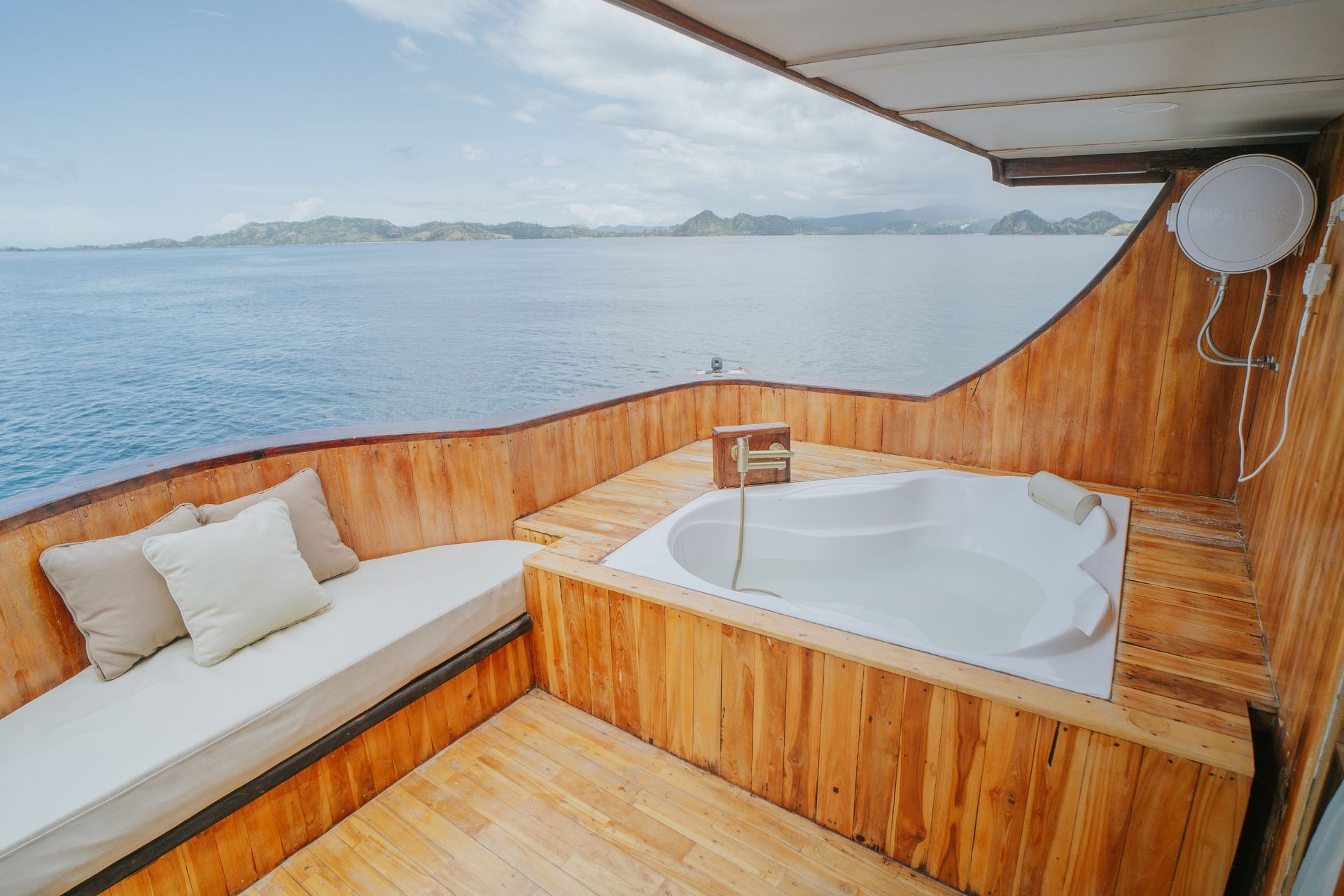 Master Bedroom Balcony Tub