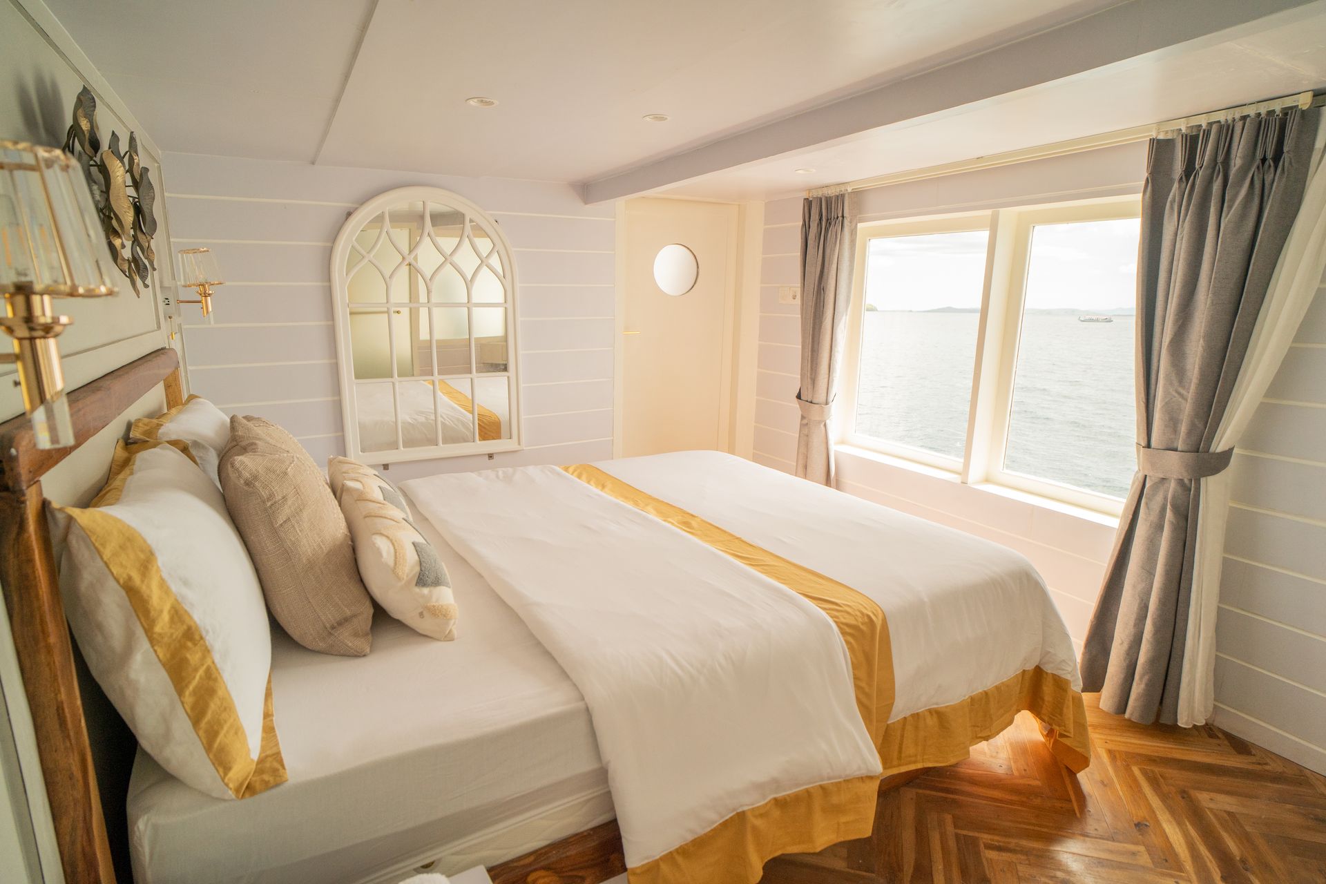 Zada Nara Suite Bedroom Bed