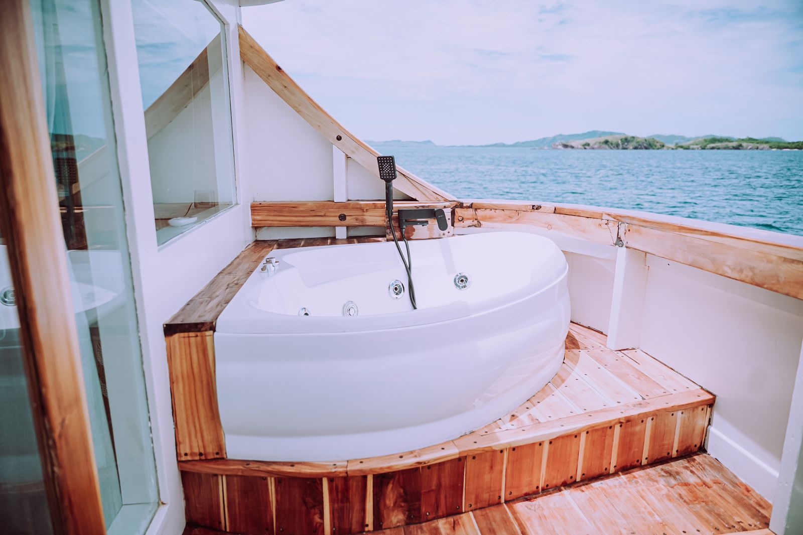 Master Bathtub