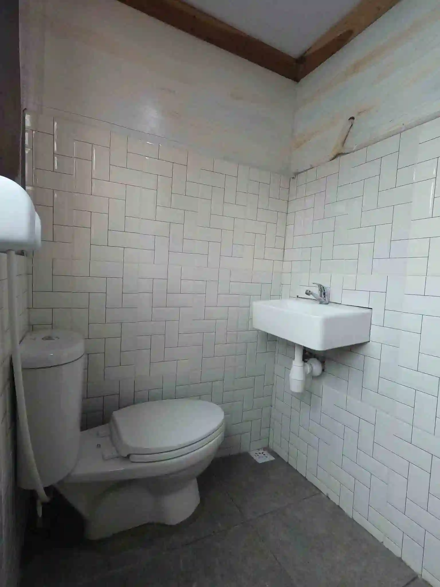 Kerang Cabin Bathroom
