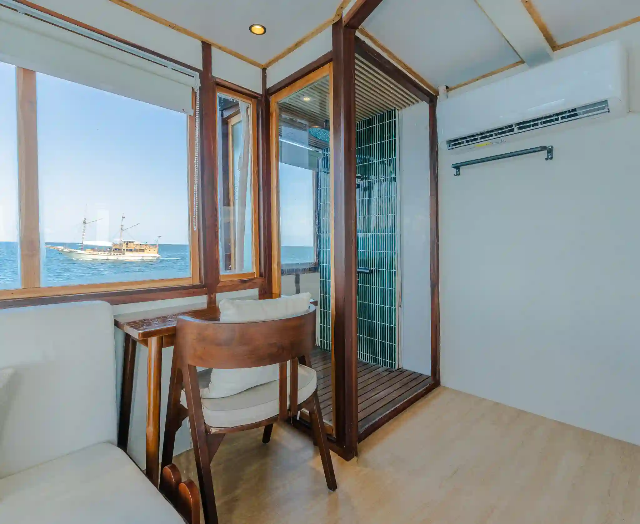 Royal Cabin