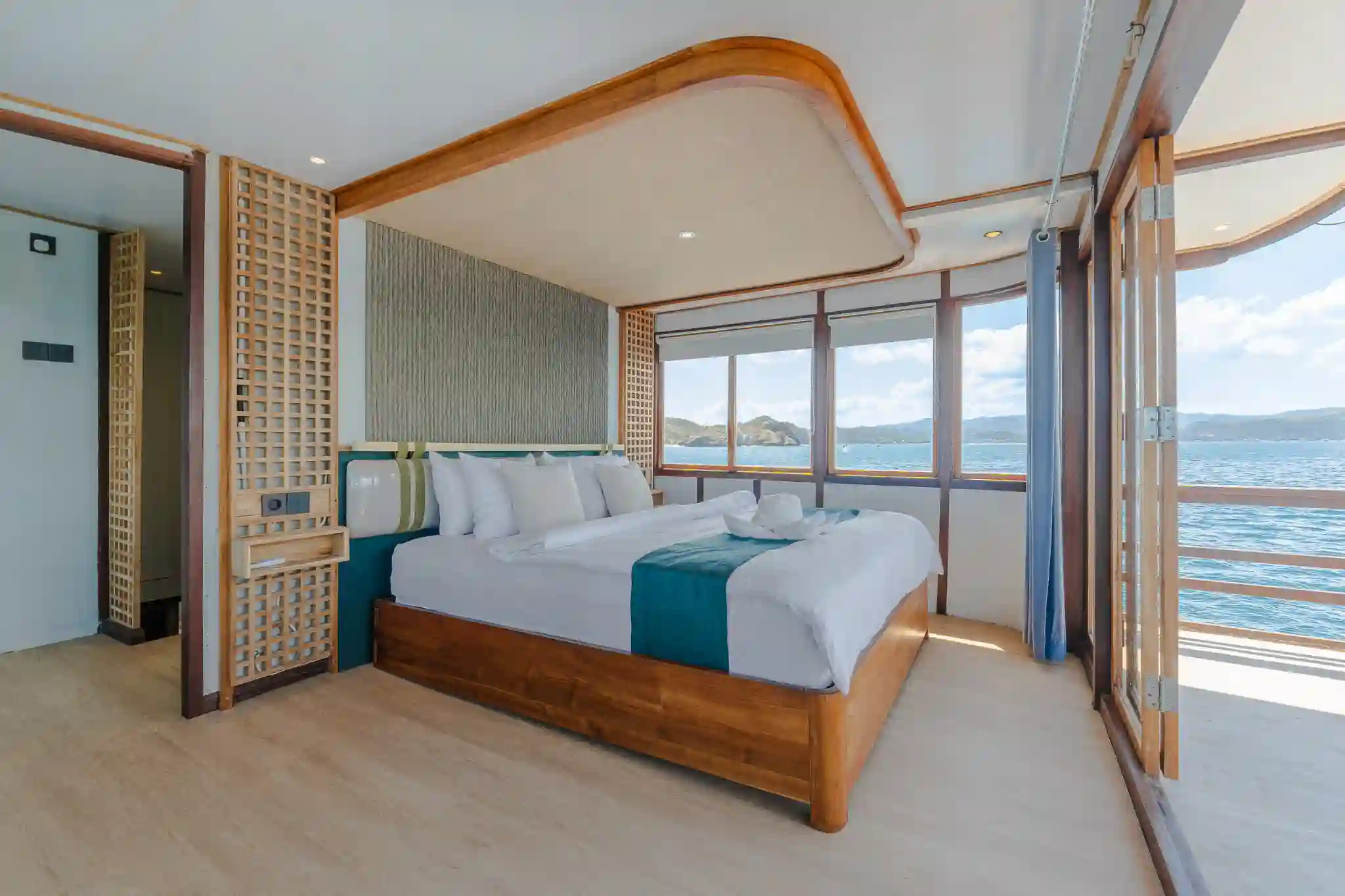 Royal Cabin