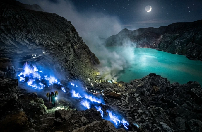 ijen crater