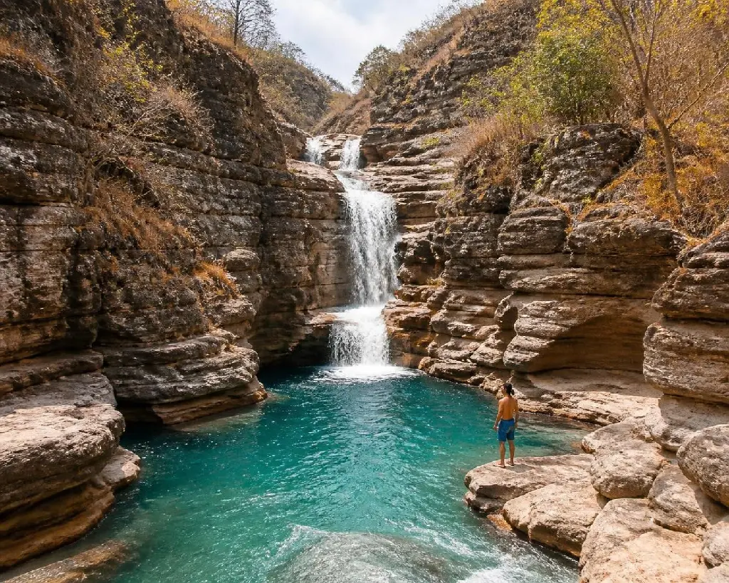 AI Generated Air Terjun Tanggedu Lebih Lebar Natural