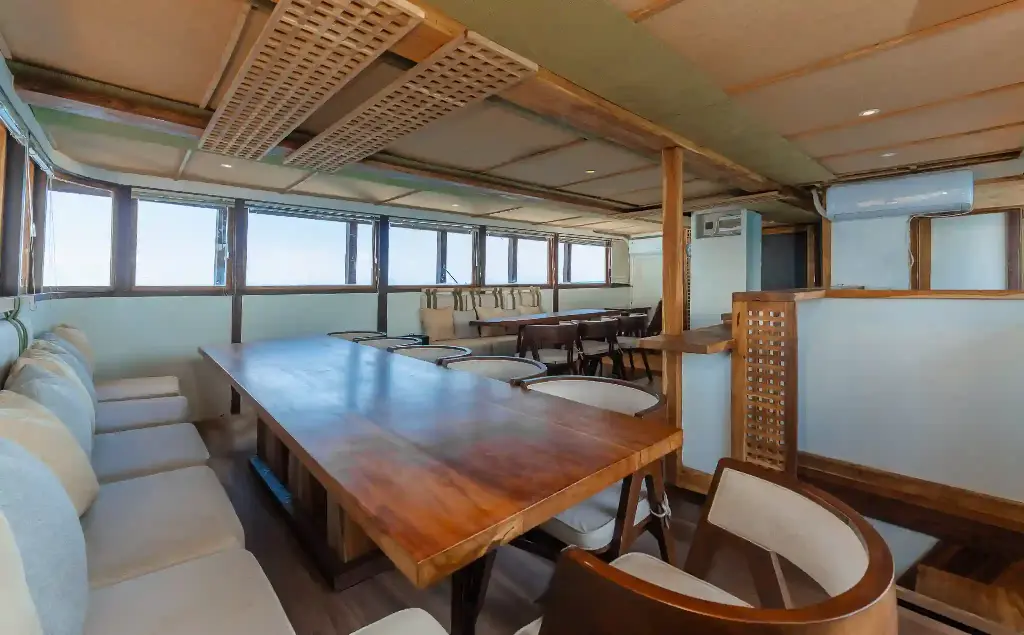 Dining-Room-Marea-Phinisi-4.webp