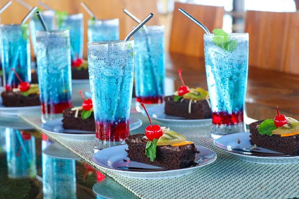WELCOME DRINK _ CAKE.webp