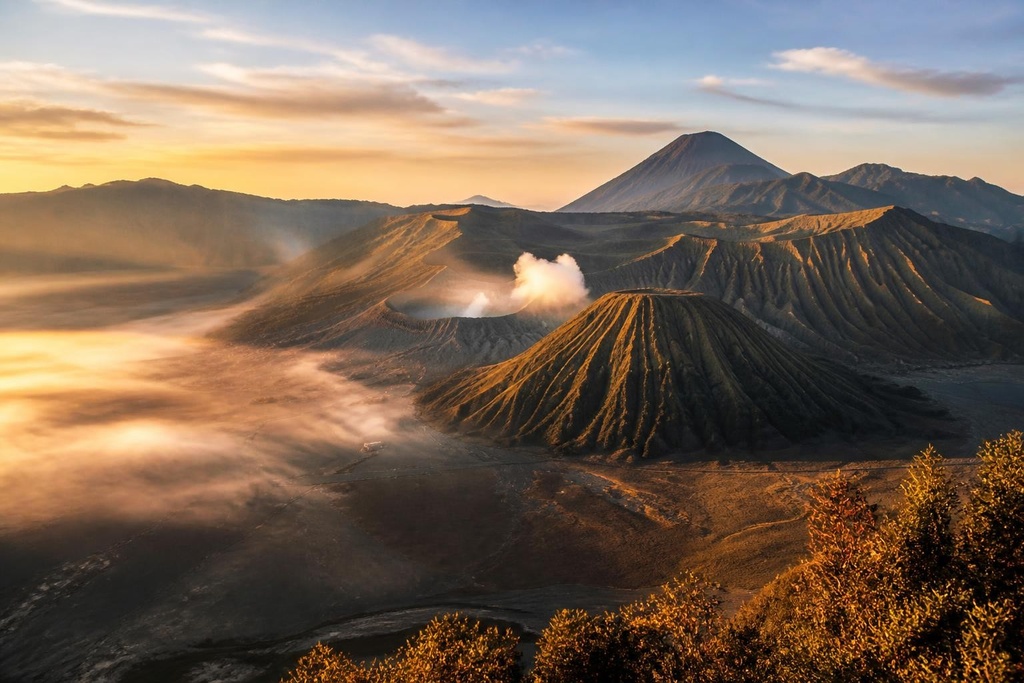 Bromo Adventure: Sunrise & Volcanic Wonders 2D1N
